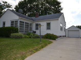 2218 24 1/2 St, Rock Island, IL 61201