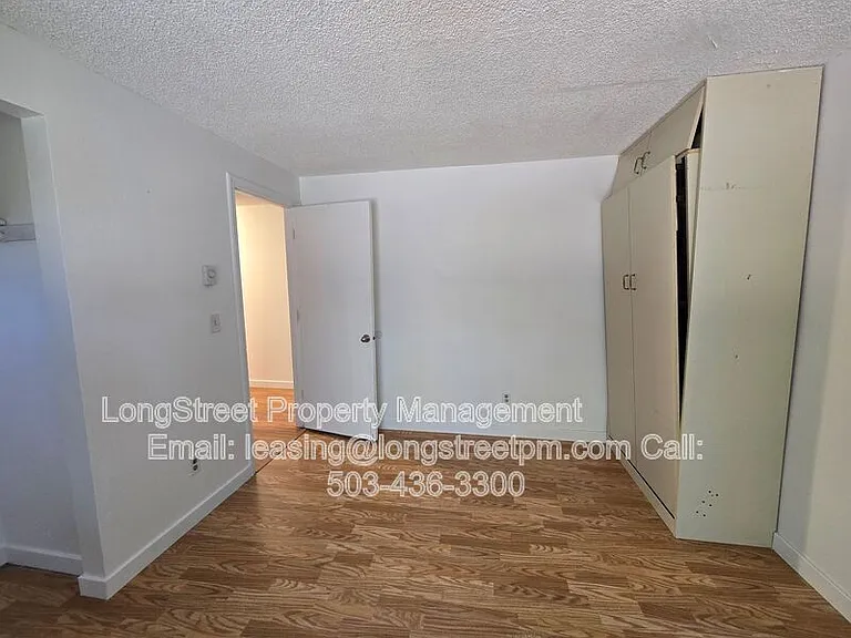2711 Newton St — Photo 10