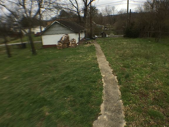 3rd image of 1527 New York Ave