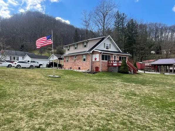 805 W Main St, Sophia, WV 25921