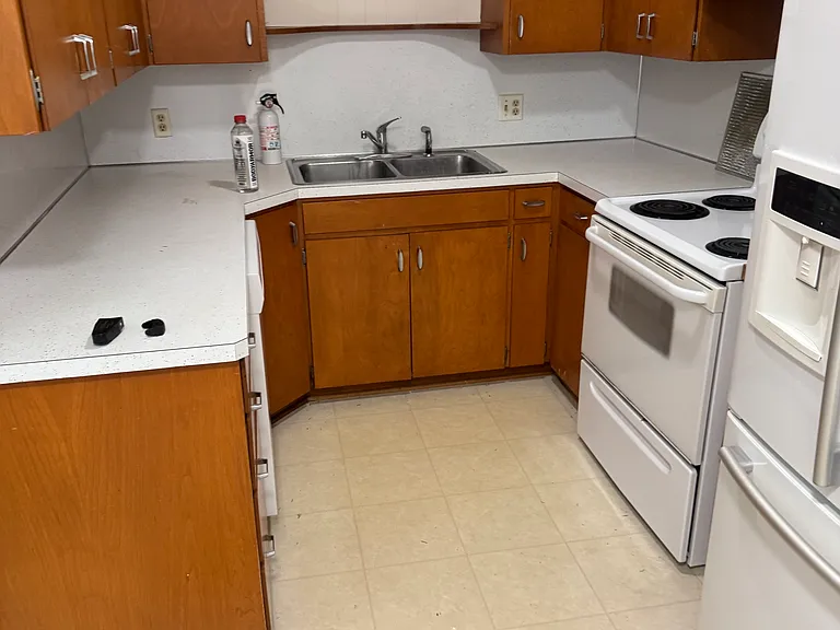 675 Park Ave — Photo 4