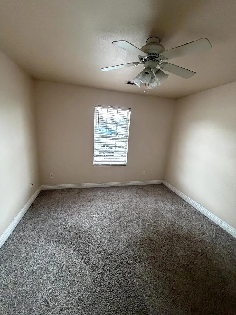 175 Rief Ct - D — Photo 4