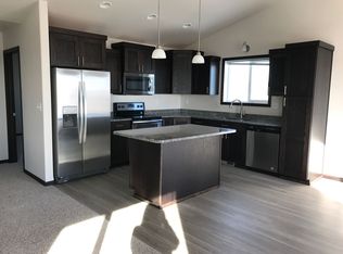 5986 58th St S, Fargo, ND 58104