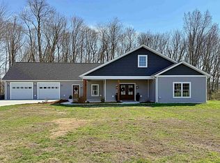 3 Persimmon Ln, Loogootee, IN