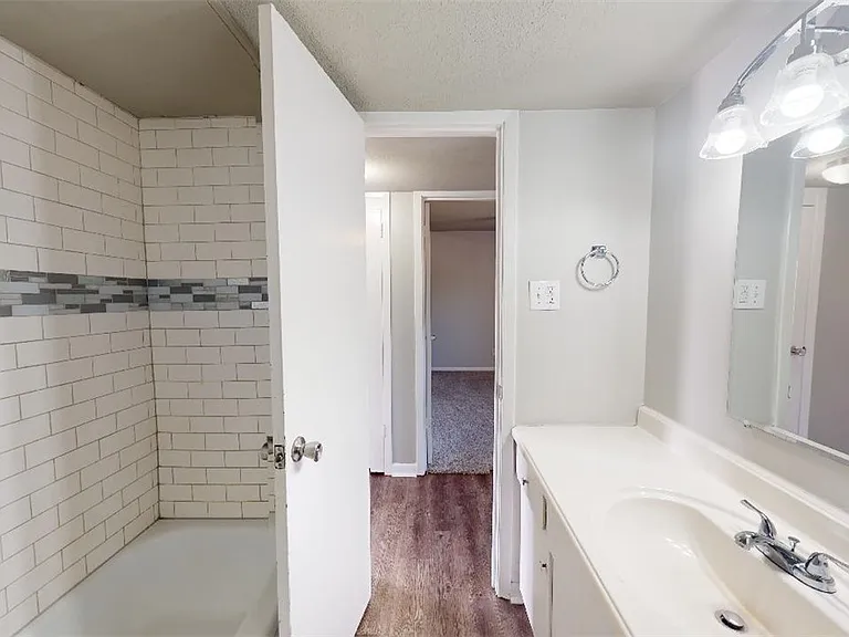 3800 E 29th St #4 — Photo 16