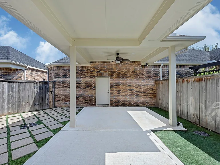 614 Imperial Blvd — Photo 23
