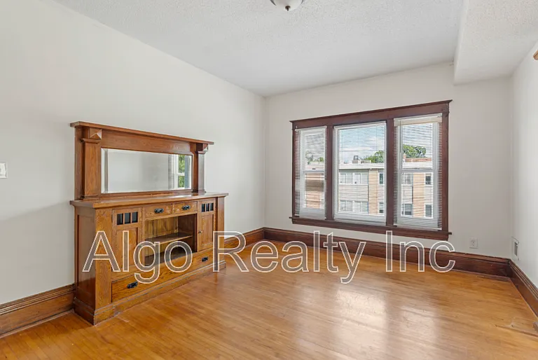 3200 Bloomington Ave #4 — Photo 3