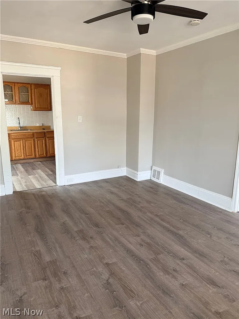 2 bed, 1.0 bath, $1,100 — Photo 3