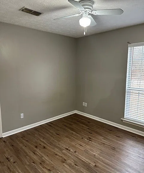508 Deer Path — Photo 16