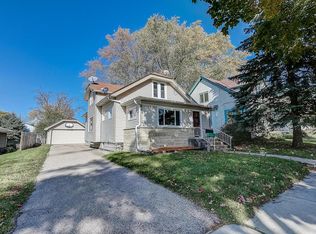 1030 Lindbergh Ave, Waukesha, WI 53188