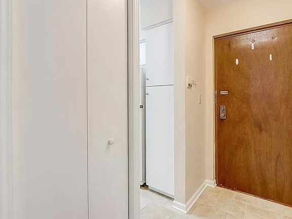 Unit Entryway