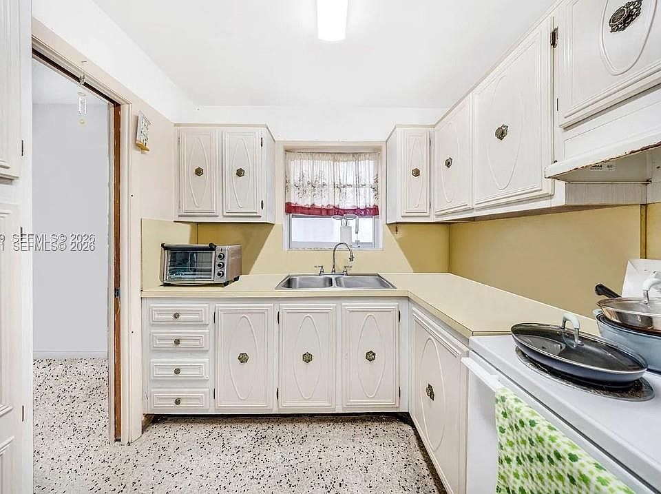 2nd image of 2600 SW 2nd St #2