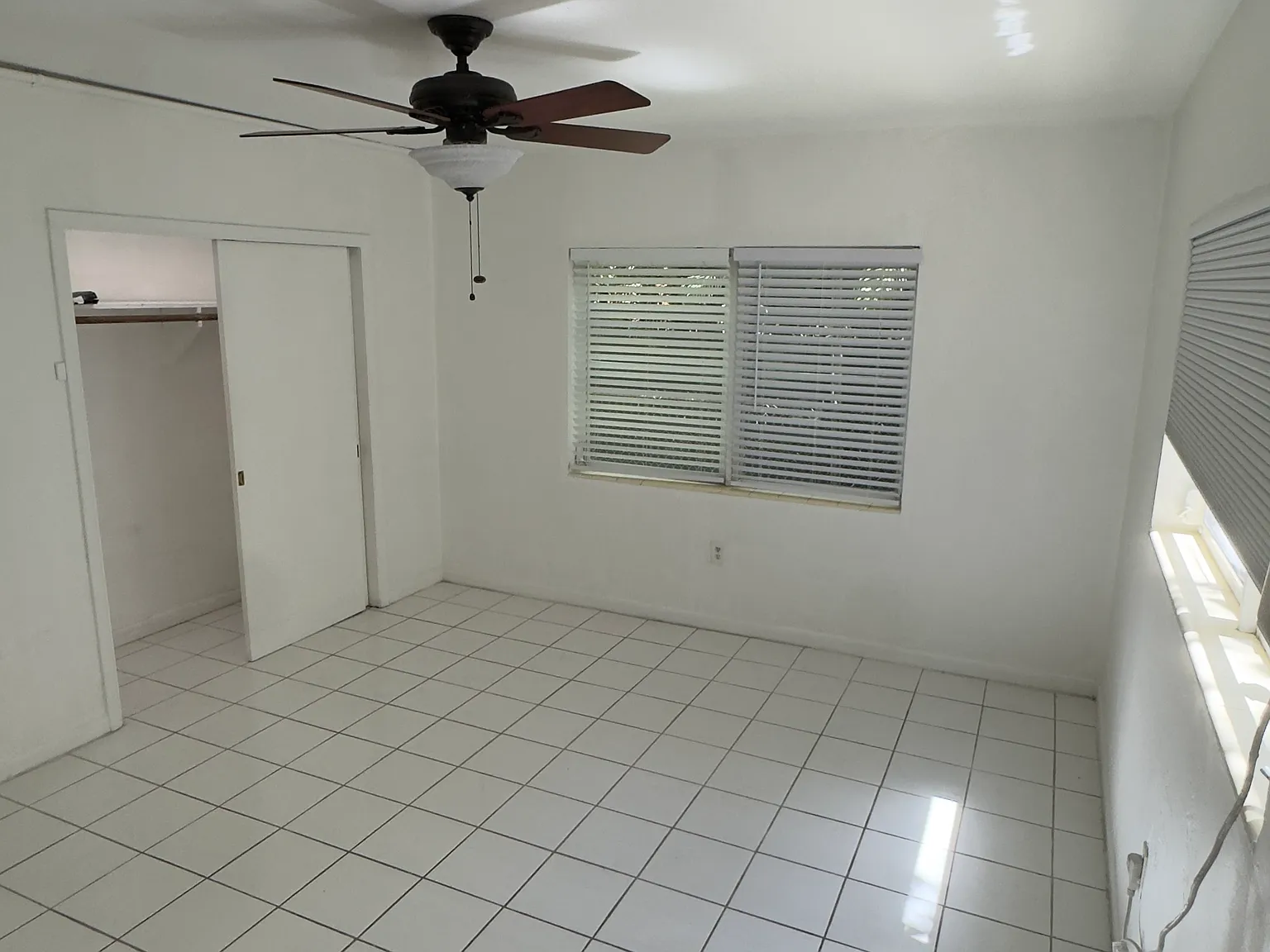 51 Edgewater Dr — Photo 4