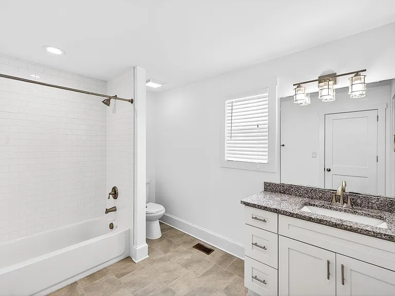 1214 N Sharon Amity Rd — Photo 24