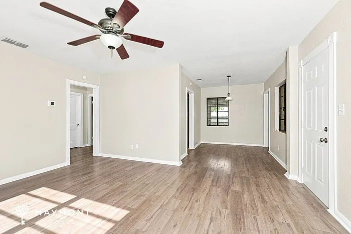 402 Ariana Ave — Photo 3