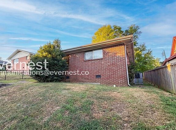 2nd image of 808 Fort Wood St
