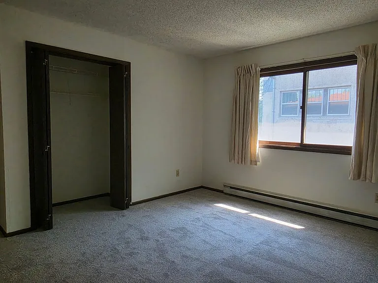 4004 University — Photo 4