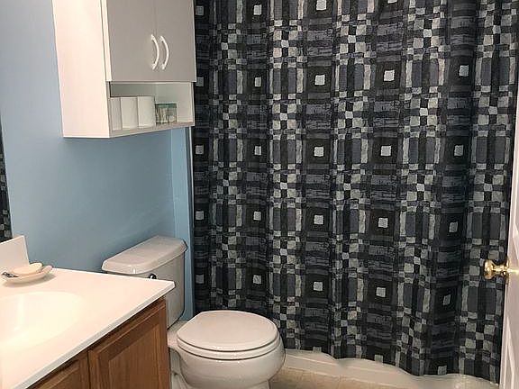 2nd Floor Hall Bathroom