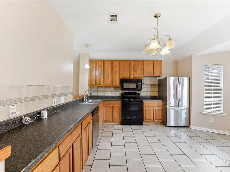 464 Bass Rd — Photo 4