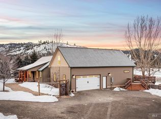 86 Falcon Dr, Boise, ID 83716