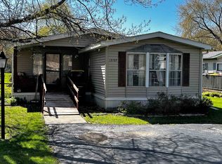 13102 Oaklawn Ln, Poplar Grove, IL 61065