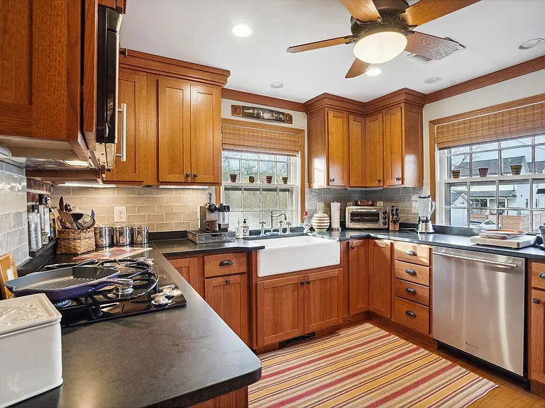 216 E Nelson Ave — Photo 13