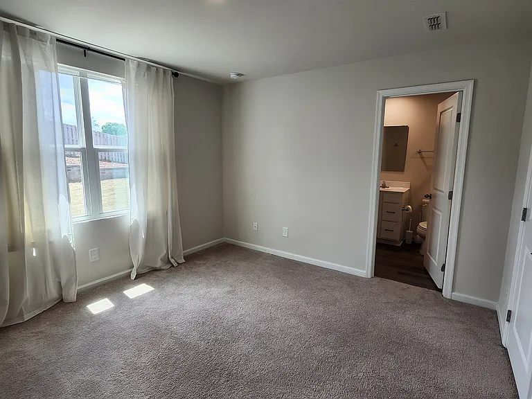 116 Forthside Way #116 — Photo 8
