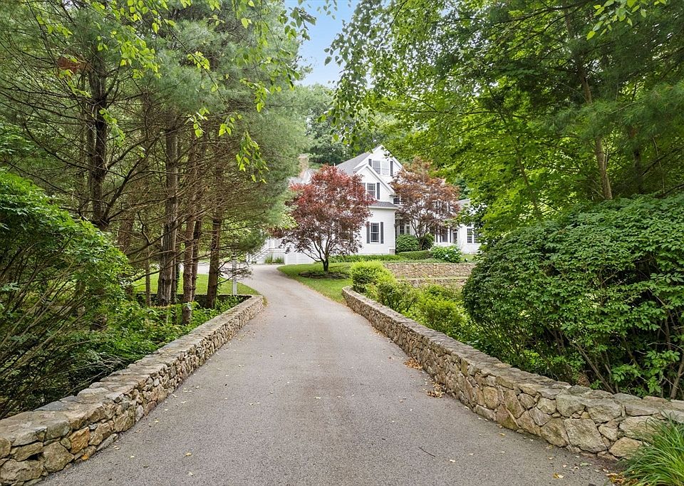 1st image of 8 Stonemeadow Dr