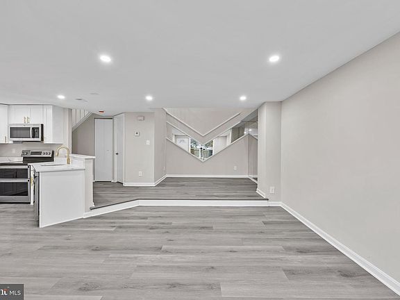 5th image of 8705 Ferrysburg Way