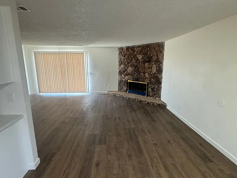 21089 Klamath Rd — Photo 1