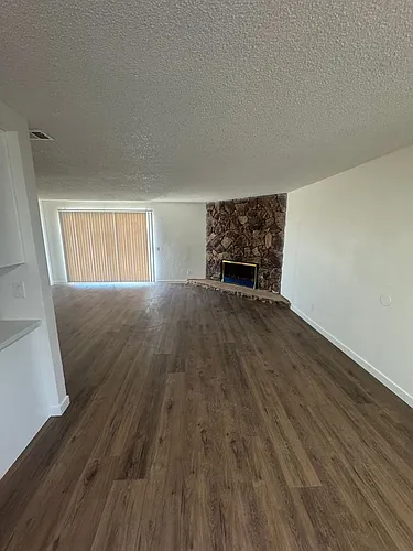 21089 Klamath Rd Photo 1