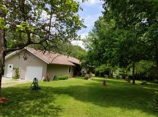 220 Haney Rd, Carbondale, IL 62901