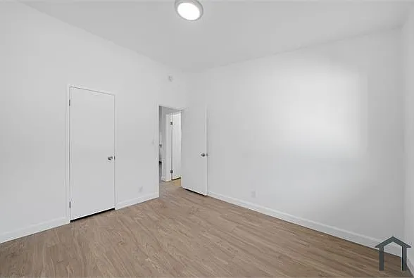 1071 Junipero Ave #302 — Photo 14