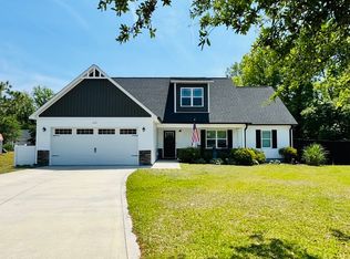 630 Osprey Landing Dr, Holly Ridge, NC 28445
