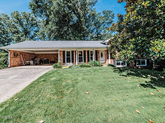 2nd image of 3268 Willowdale Dr