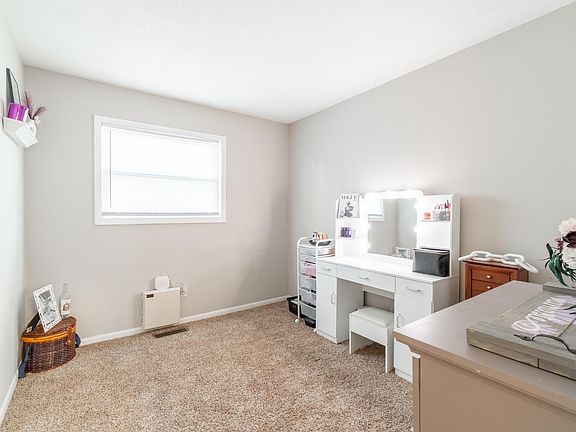 5th image of 8226 Park State Dr