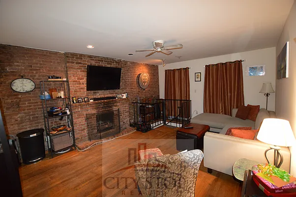 Rented by City Stop Realty | media 16