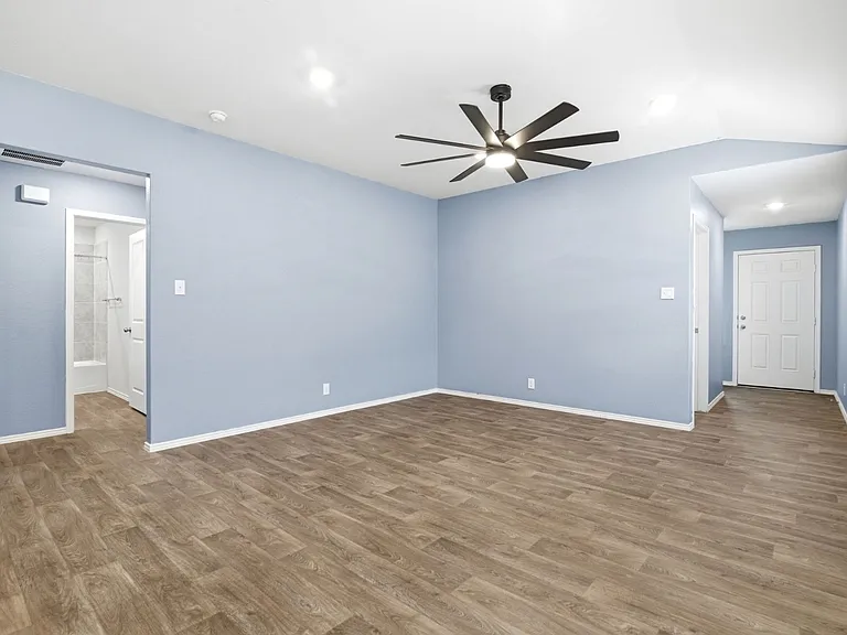 4323 Lake Ritter St — Photo 15