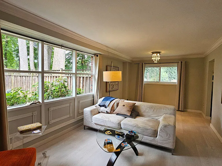 8913 Cromwell Dr — Photo 4