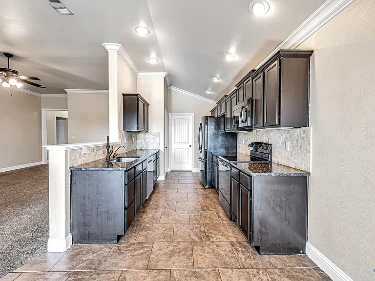423 O'Rourke St — Photo 33