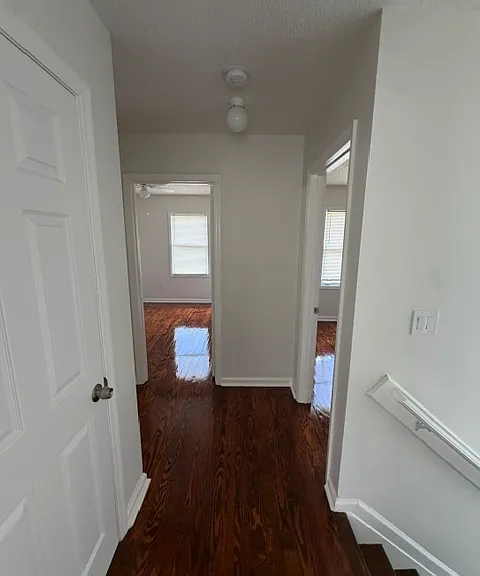 525 E Hall St — Photo 3