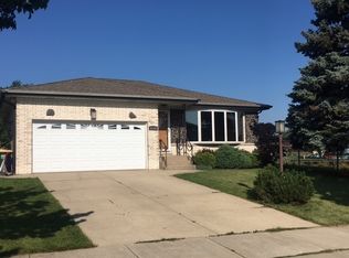 8548 N Overhill Ave, Niles, IL 60714