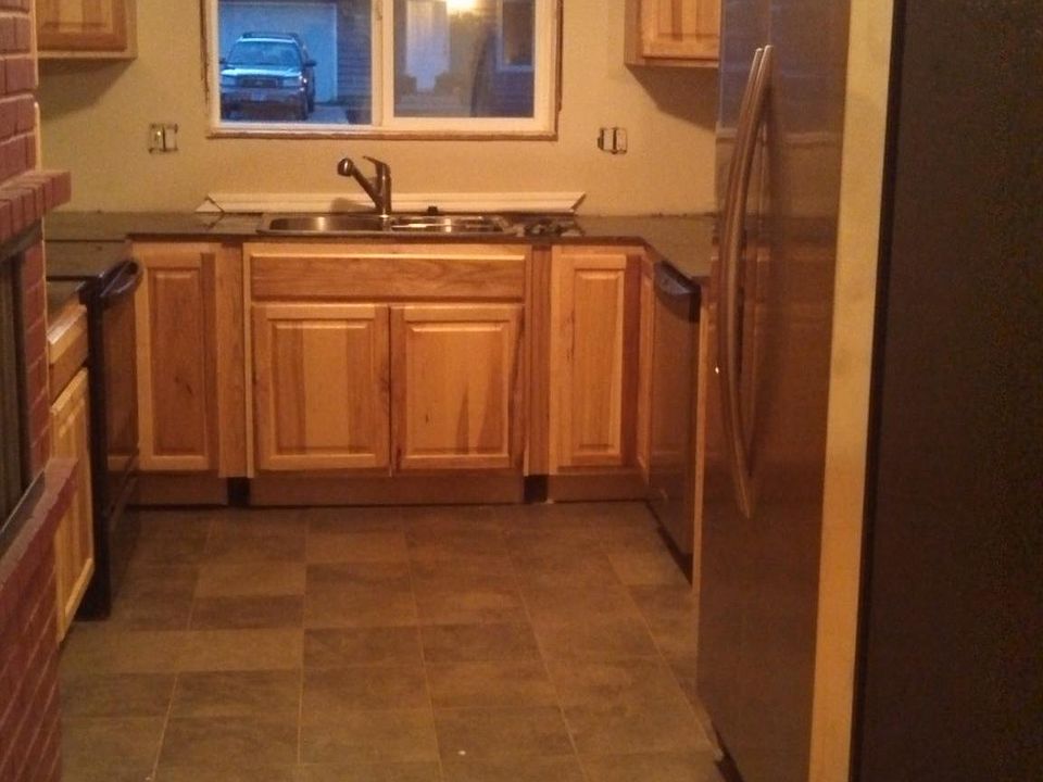 1st image of 946 SE 16th Ave