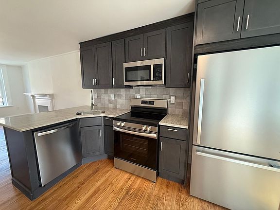 2nd image of 137 3rd St Floor 3