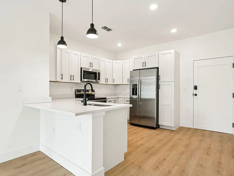 The Milk Stacks: Boutique Luxury Living in Downtown Orlando's Milk District — Photo 30