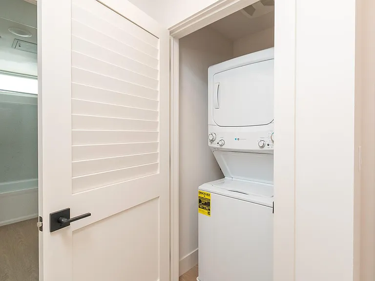 In Unit Washer/Dryer