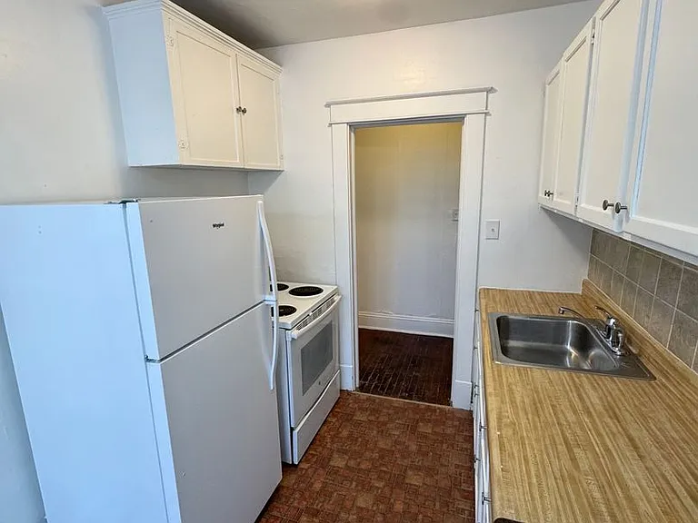 705 W Morgan St — Photo 8