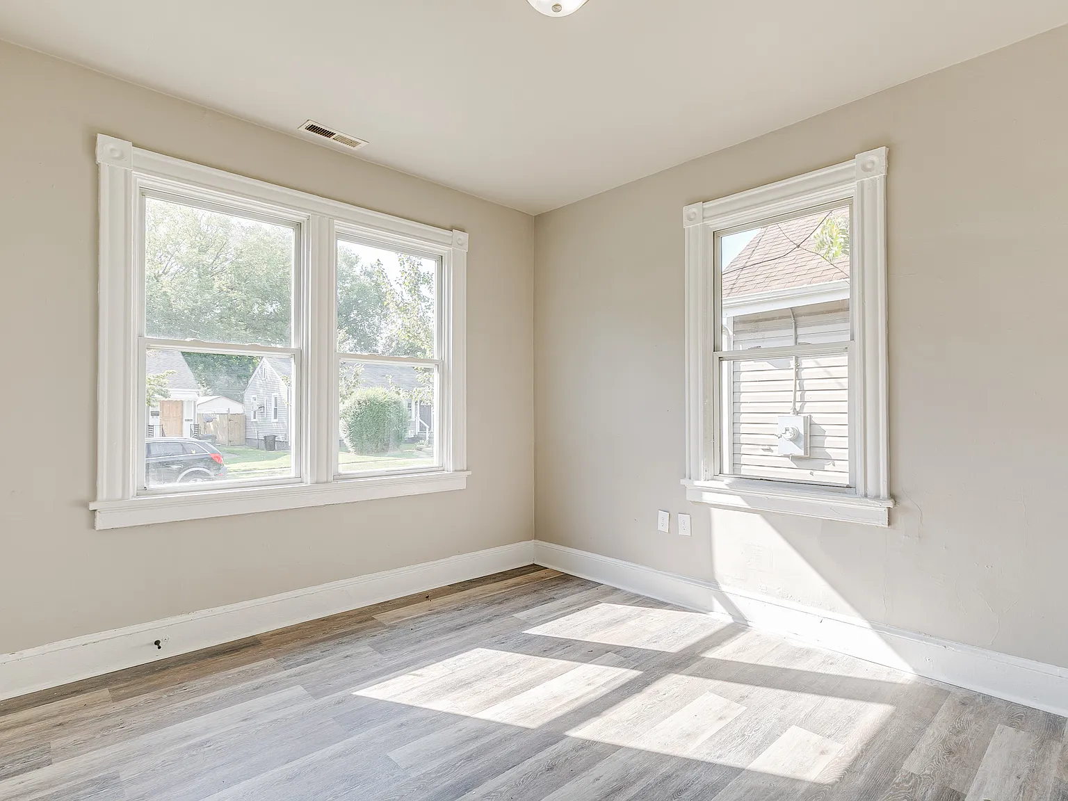 2 bed, 858 sqft, $1,514 — Photo 3