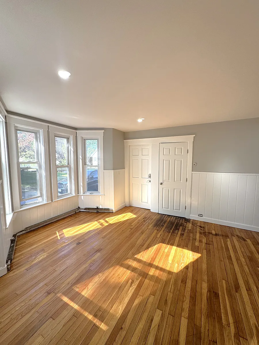 Building Photo - 47 Laurel St #1F