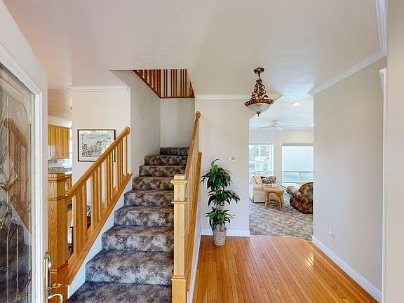 3rd image of 865 Jodee Ln